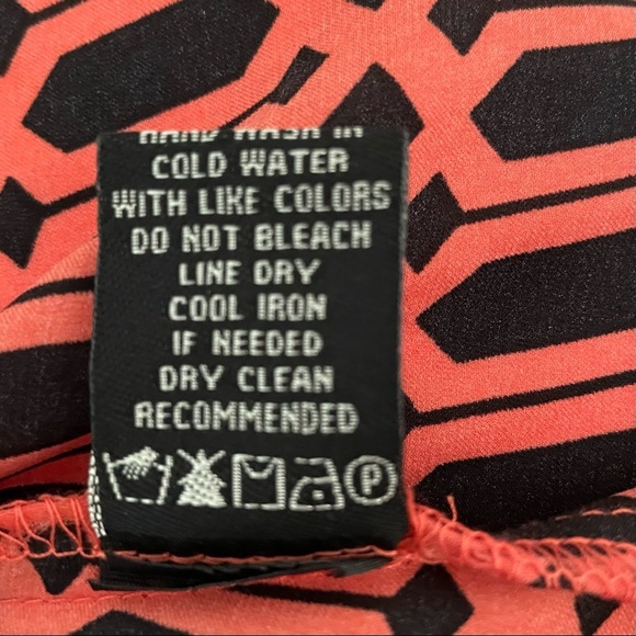 BCBGMaxAzria Geometric Print Blouse, Orange & Black, NWT, Size XS‎ - Picture 8 of 8